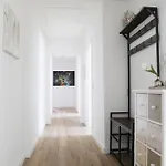 3land Reisen شقة